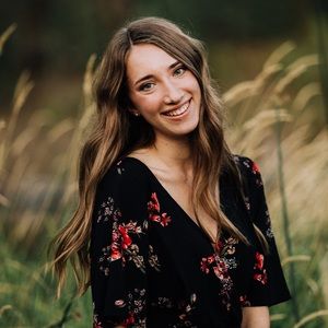 Meet your Posher, Julia